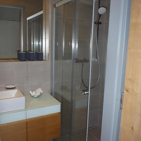 Apartment Jestrab 5 *
